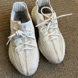 *SOLD* YEEZY 350 V2 - Bone - Mens 7